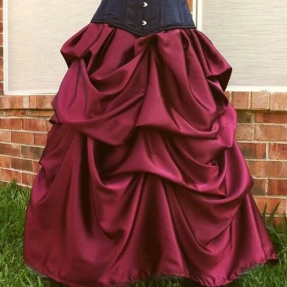 Burgundy Skirt Gothic Renaissance Bustle Victorian Fits Small to Large - Picture 1 of 3